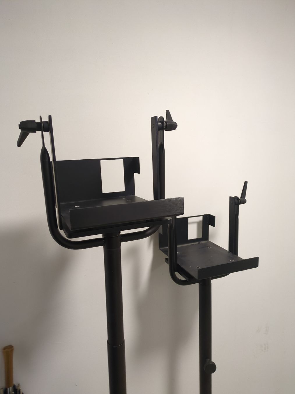 Casse acustiche: Supports d'enceintes robustes – Usato da Gland venduto da Kyostal 4