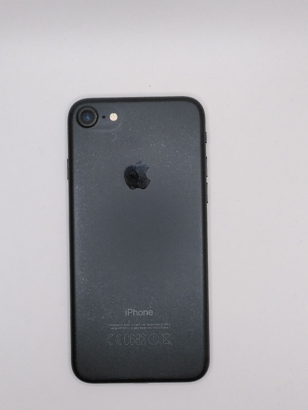 Apple Telefoni cellulari / Smartphones: Apple iPhone 7 schwarz – Usato da Kappel SO venduto da speedy092 1