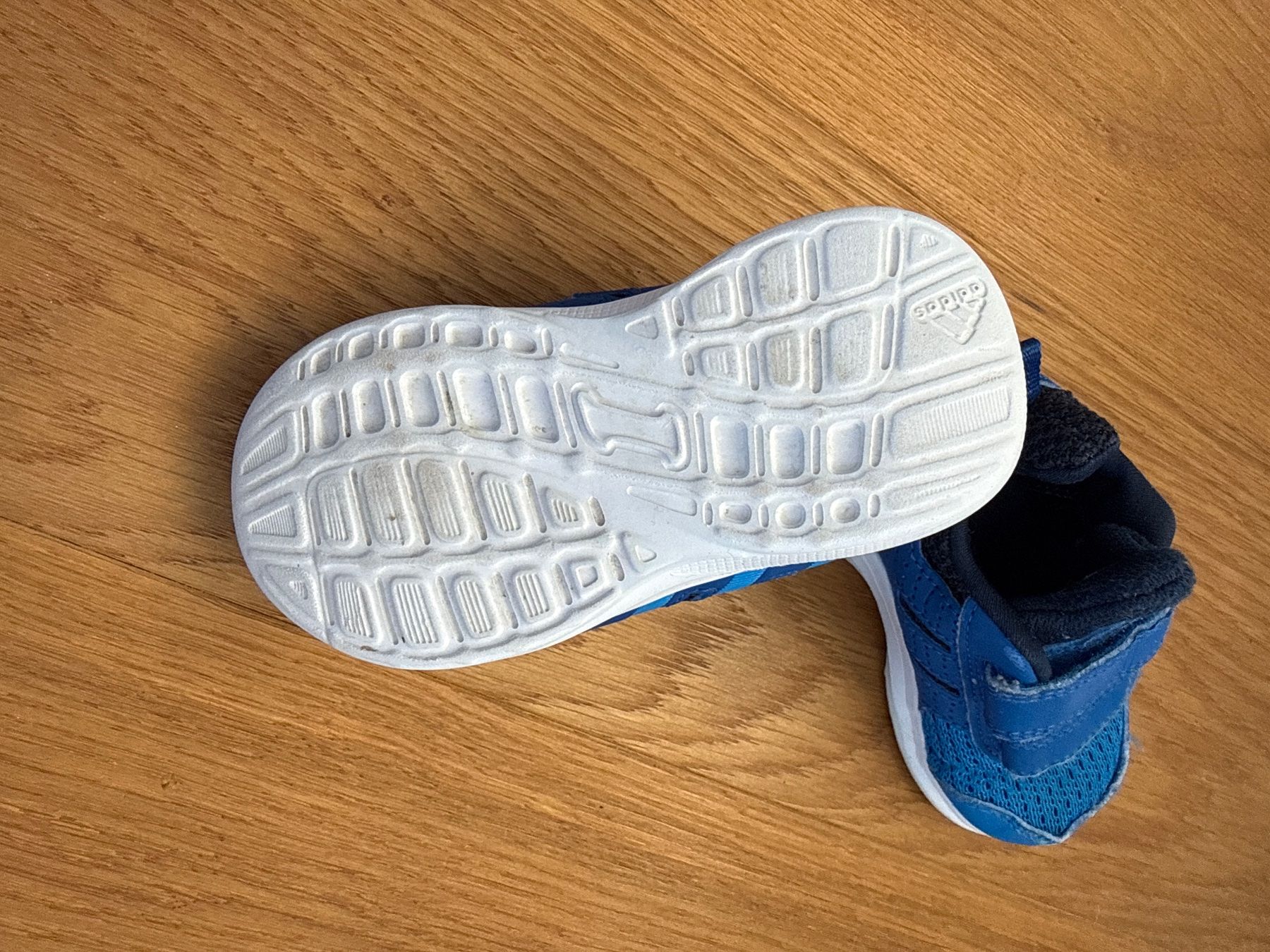 Adidas Scarpe per ragazzi: Adidas Turnschuhe blau, Grösse 21 – Usato da Münchenbuchsee venduto da sterbsli 1