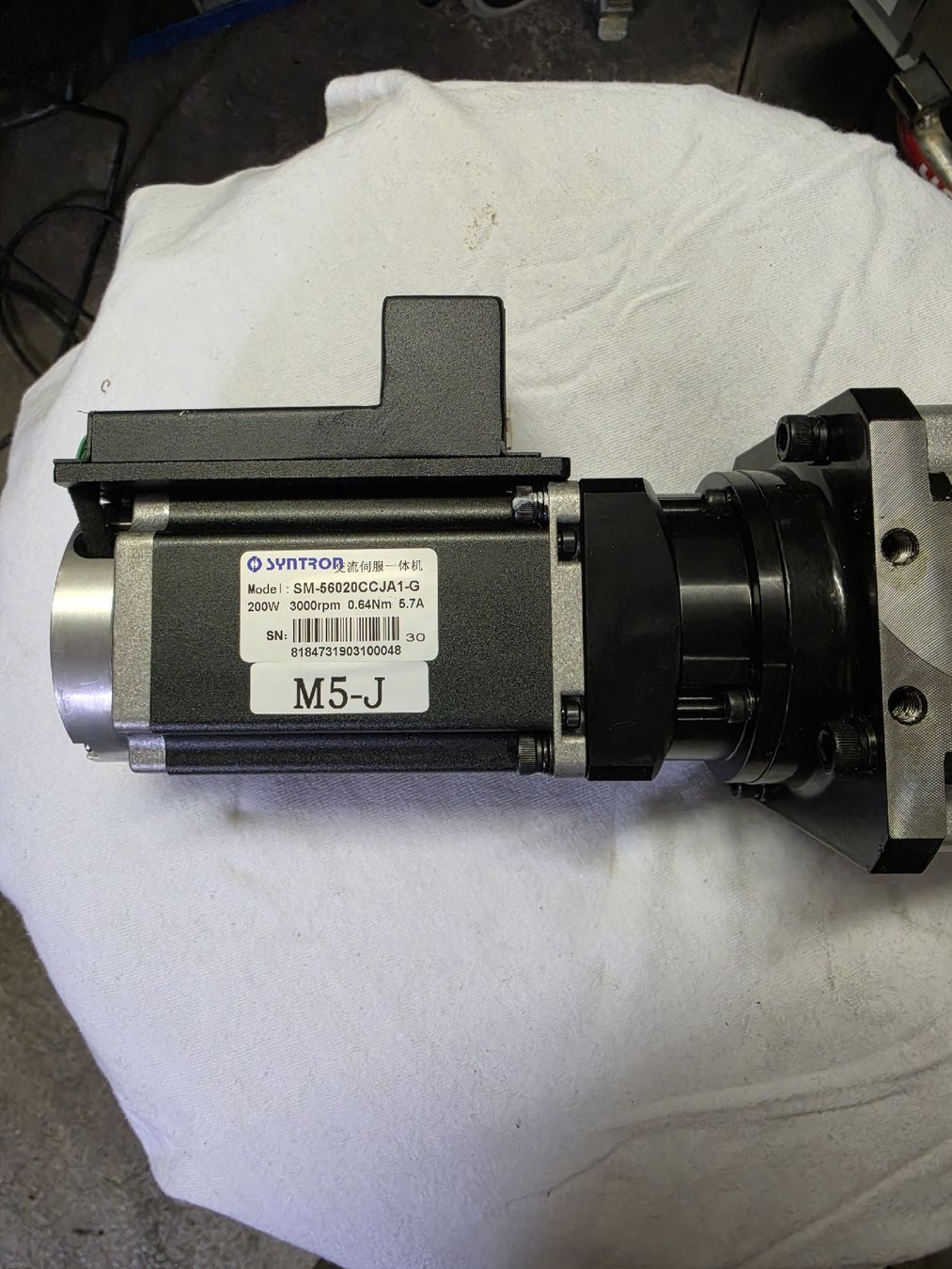 Motoren: SYNTRON Servomotor 200W mit Getriebe – Gebraucht aus Nussbaumen AG von Martinfal 1