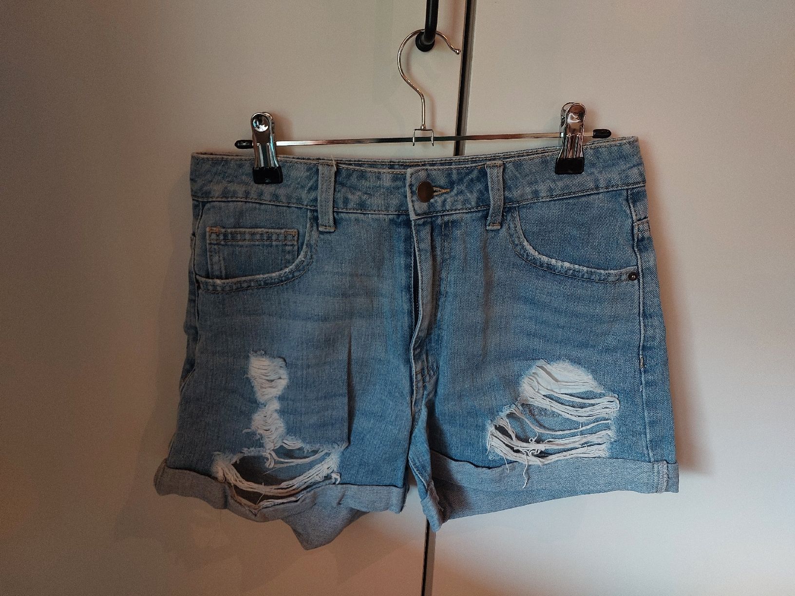 Pantalons: Kurze Shorts – D'occasion à Kerns par reg_6hcw