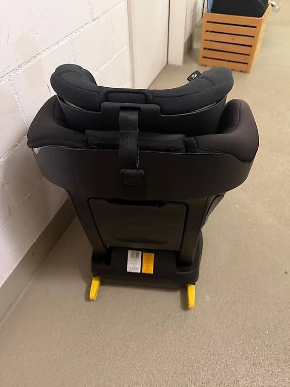 Auto-Kindersitze: Maxi Cosi Isofix Kindersitz 9-36kg – Gebraucht aus Baar von Elgrande12 1