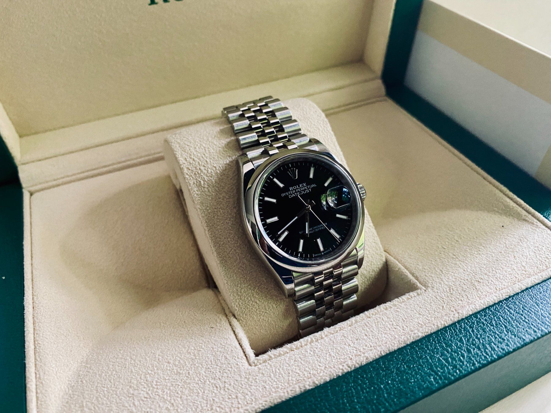 Rolex Orologi: Rolex Datejust 126200 black, jubilee strap – Usato da Genthod venduto da Fejmeo 8