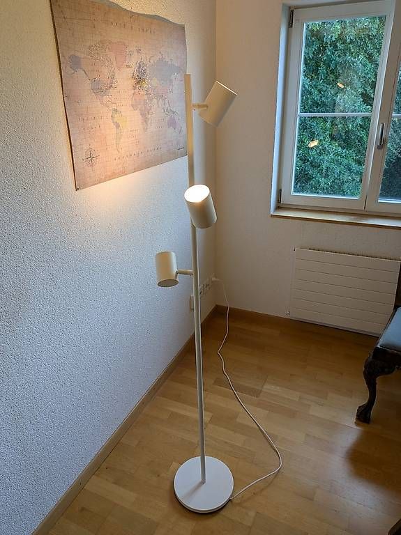 Lampade: Nymane Standleuchte mit 3er-Spot, weiss – Usato da Sankt Gallen venduto da mat_7rmr