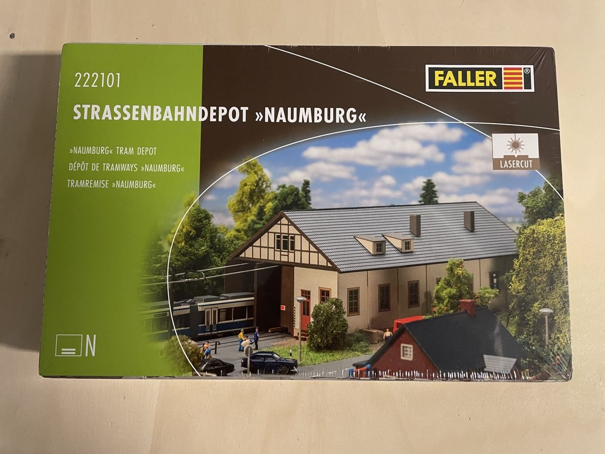 Faller Modellini di ferrovie: Faller Strassenbahndepot - originalverpackt – Nuovo e nell'imballaggio originale da Horgen venduto da jehaupt38
