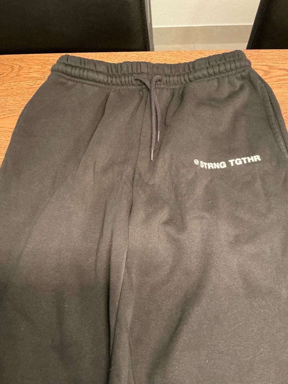 Pantaloni: STRNG TGTHR Jogginghose, Schwarz, Grösse S – Usato da Würenlos venduto da Chicca2004 1