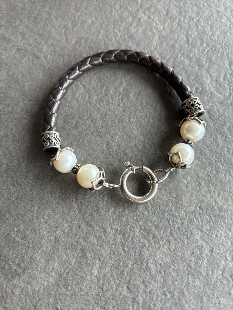 Bracciali & Braccialetti: Armband Leder Perlen neuwertig – Nuovo (secondo la descrizione) da Horgen venduto da bho66