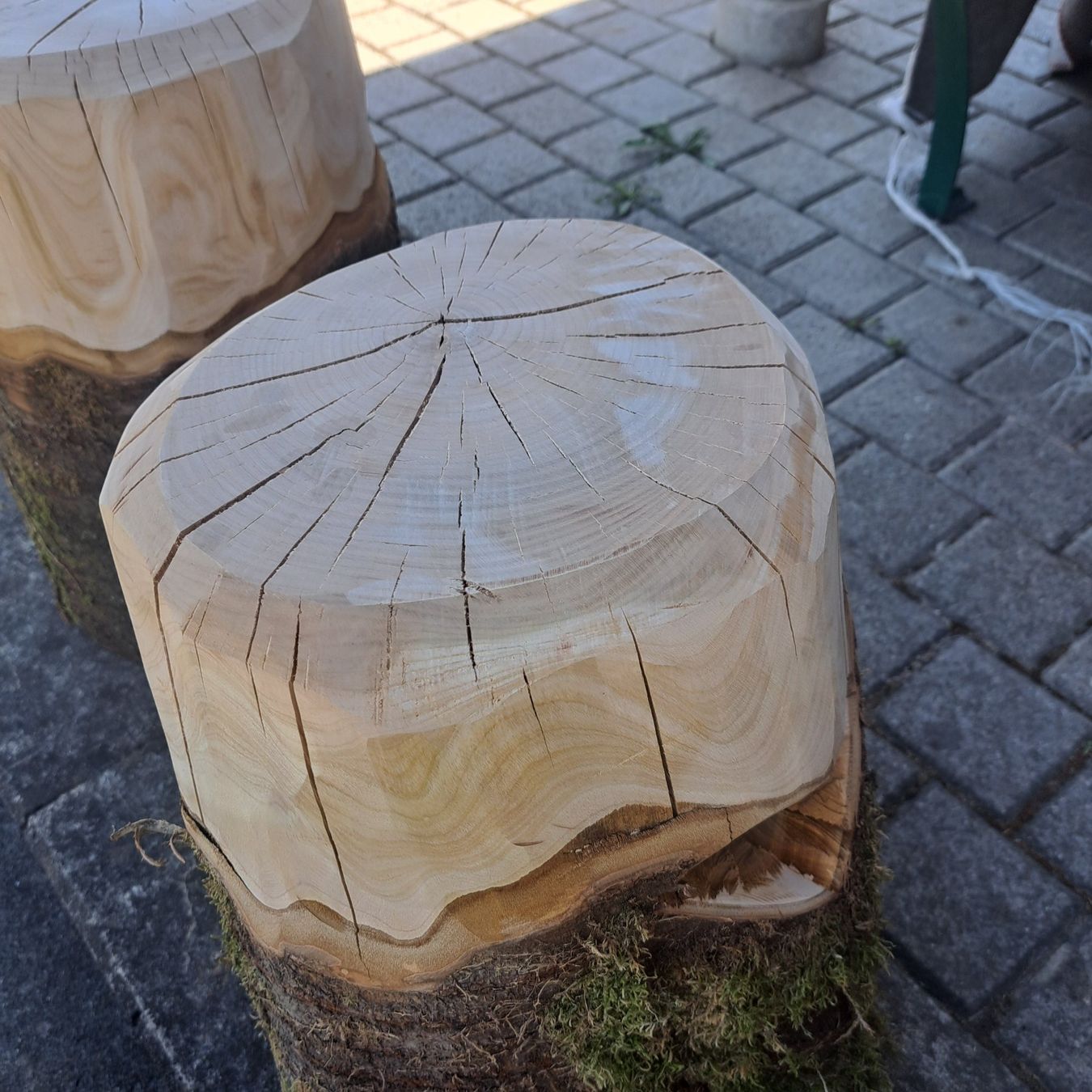 Tabourets: rundholz hocker kirschbaum – Neuf (Voir description) à Benzenschwil par 007tinu 2