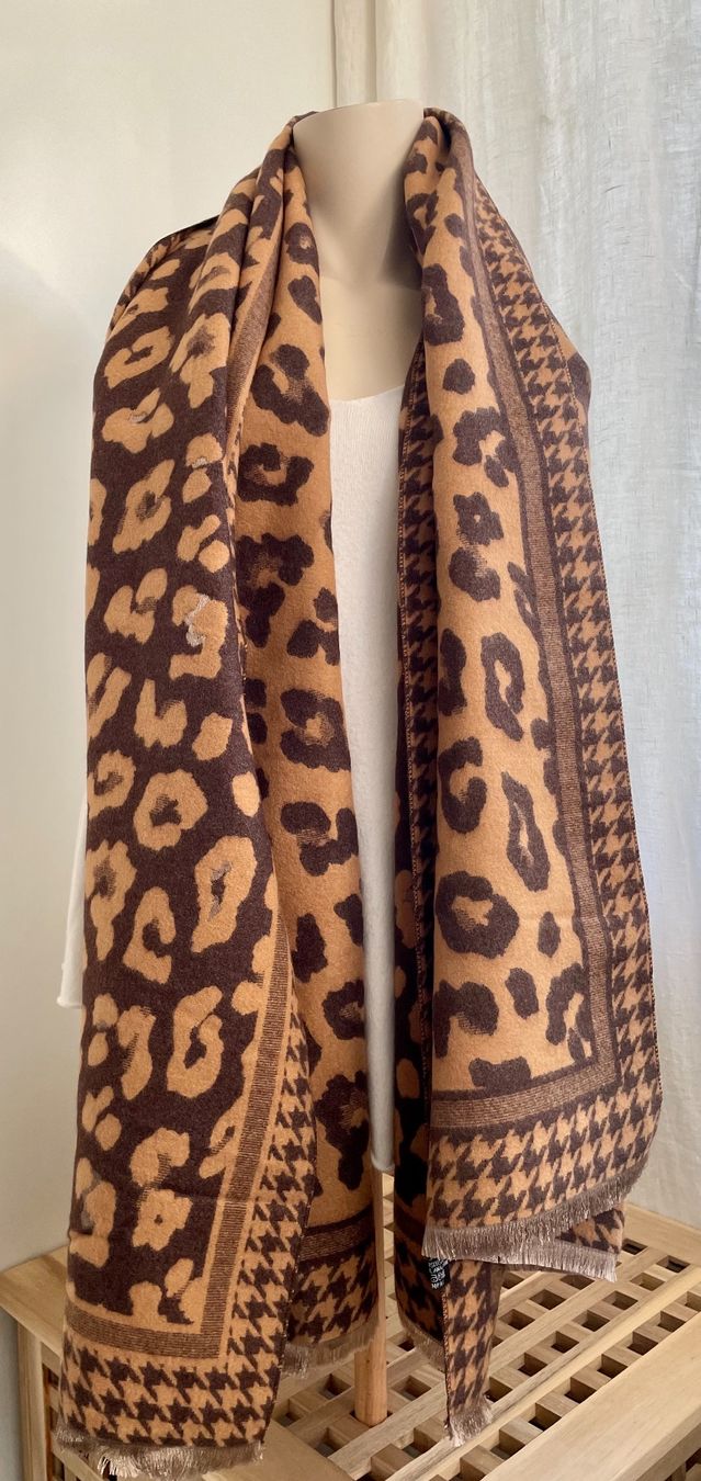 Foulards, Tücher & Schals: Wunderschöner weicher und warmer Schal/Cape – Neu (gemäss Beschreibung) aus Zürich von Caracol1998 1