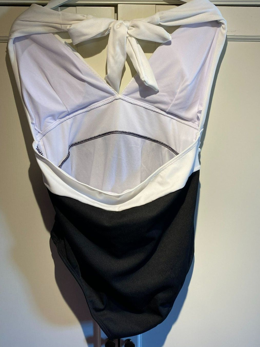 Costumi da bagno & Bikini: BADEKLEID -SCHWARZ-WEISS-DAMEN – Usato da Meienried venduto da ManuelaBoutique 4