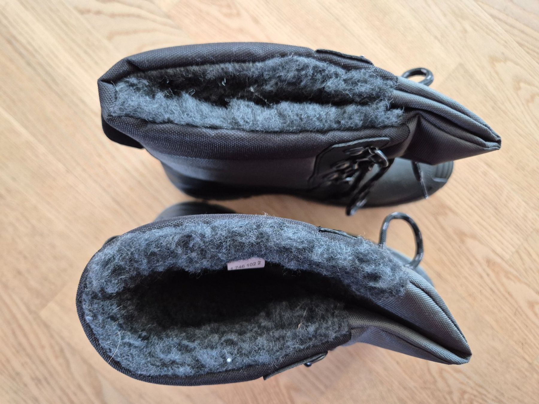Scarpe da uomo: Mountain Technical Shoes Winterstiefel Gr.43/44 – Nuovo (secondo la descrizione) da Stäfa venduto da Arjen2011 1