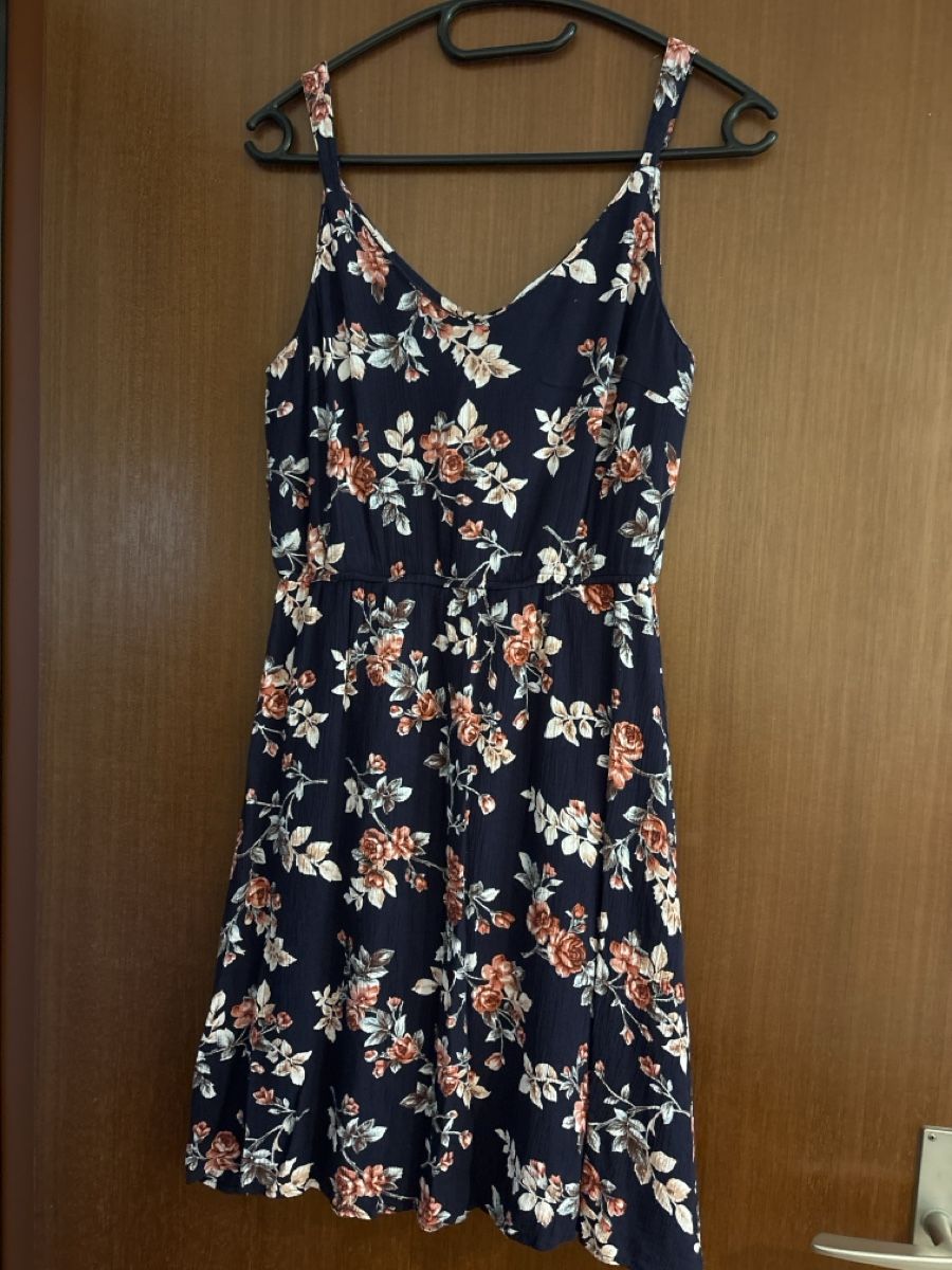 Only Vestiti: Kleid ONLY Blumenmuster Grösse 38  – Usato da Rünenberg venduto da ZwergLi100