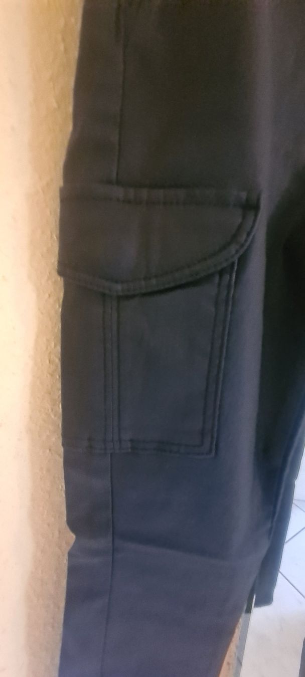 Only Pantaloni: Kunstleder Hose Only – Usato da Allschwil venduto da Virgo 1