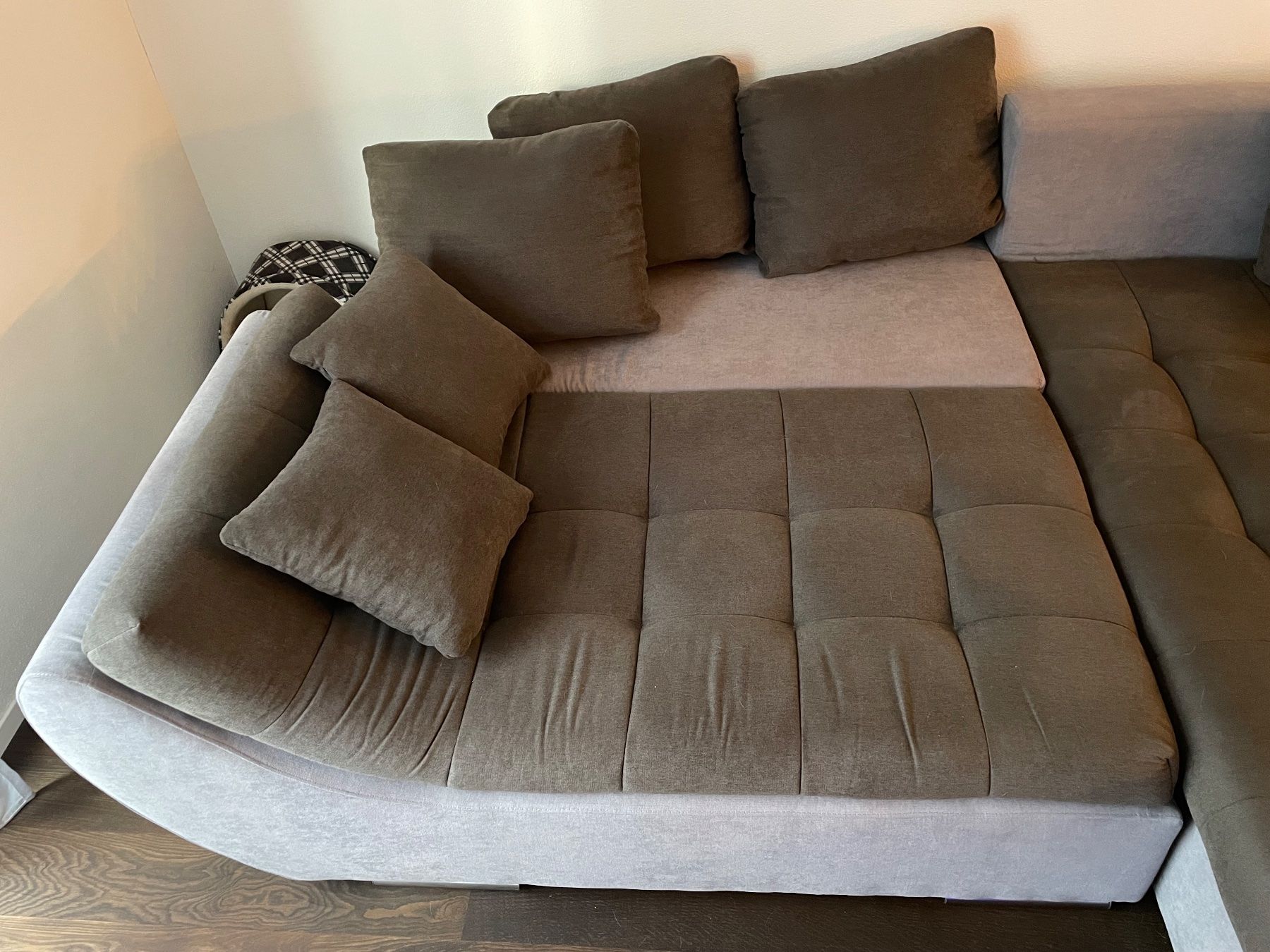 Mömax Divani: Ecksofa mit Bettfunktion, anthrazit/grau, neuwertig. – Usato da Nottwil venduto da Resu77 5