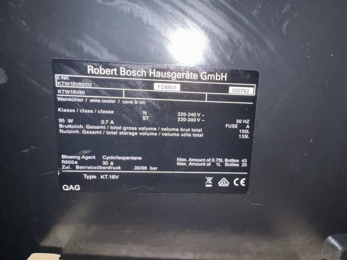 Frigoriferi: BOSCH wine cooler used – Usato da Wald ZH venduto da StefaNes88 1
