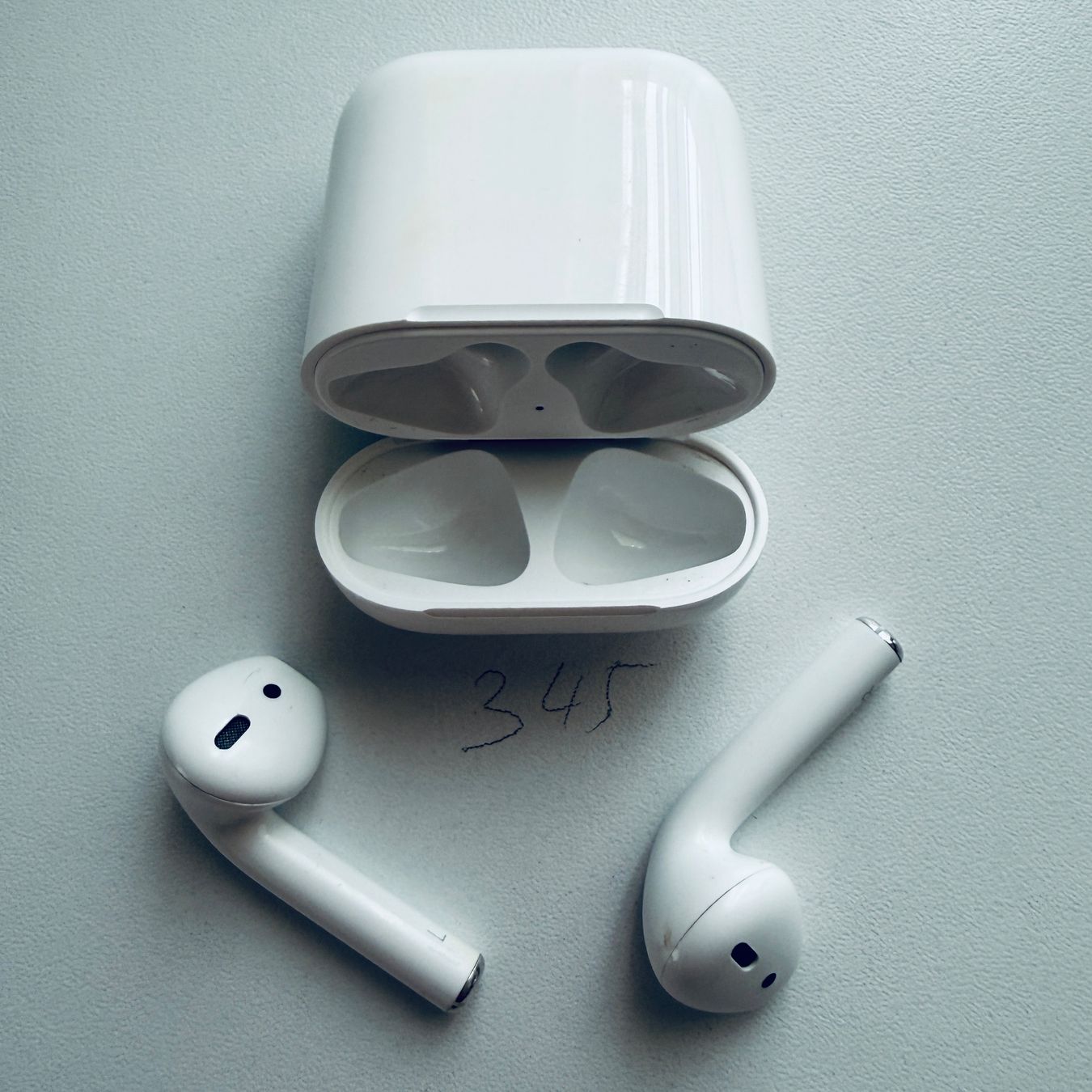 Apple Kopfhörer: Original Apple AirPods 2 Gen. Wireless Kopfhörer & Case – Gebraucht aus Basel von MY.AIRPODS.SHOP 3
