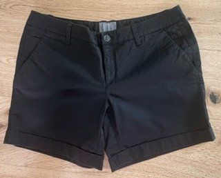 Schwarze Chino-Shorts für den Sommer von Esprit, Grösse 42