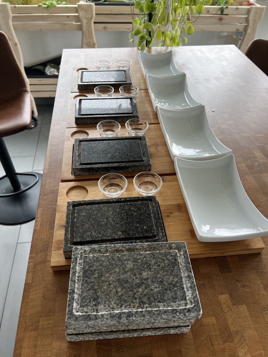 Set di piatti: Nouvel Hot Stone Set 4stk mit 7 Steinen – Usato da Emmenbrücke venduto da denola 1