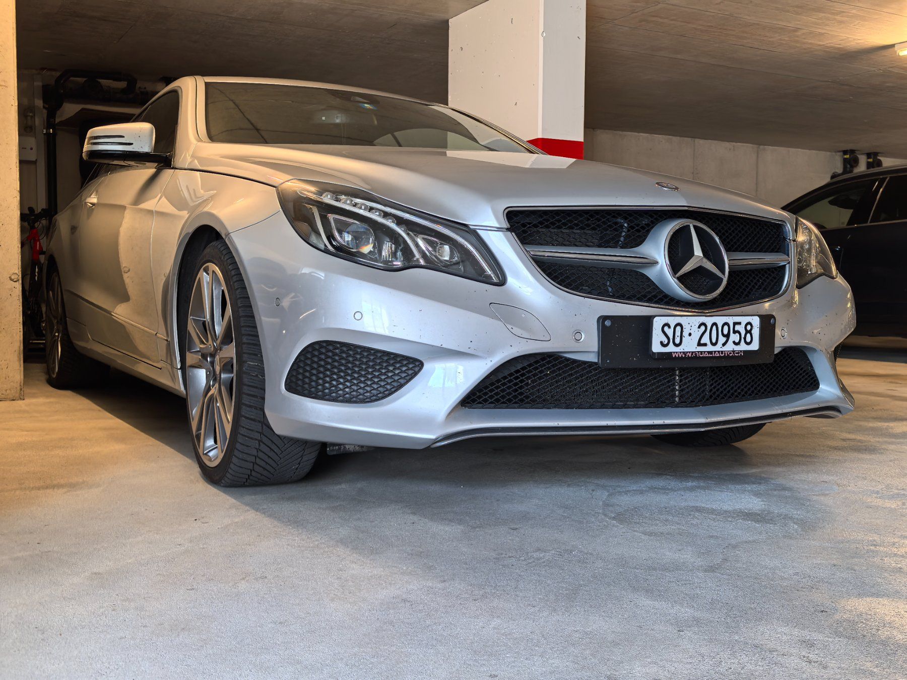 Mercedes-Benz Automobili: Mercedes E350 Coupe 4matic silber – Usato da Recherswil venduto da Jovano 6