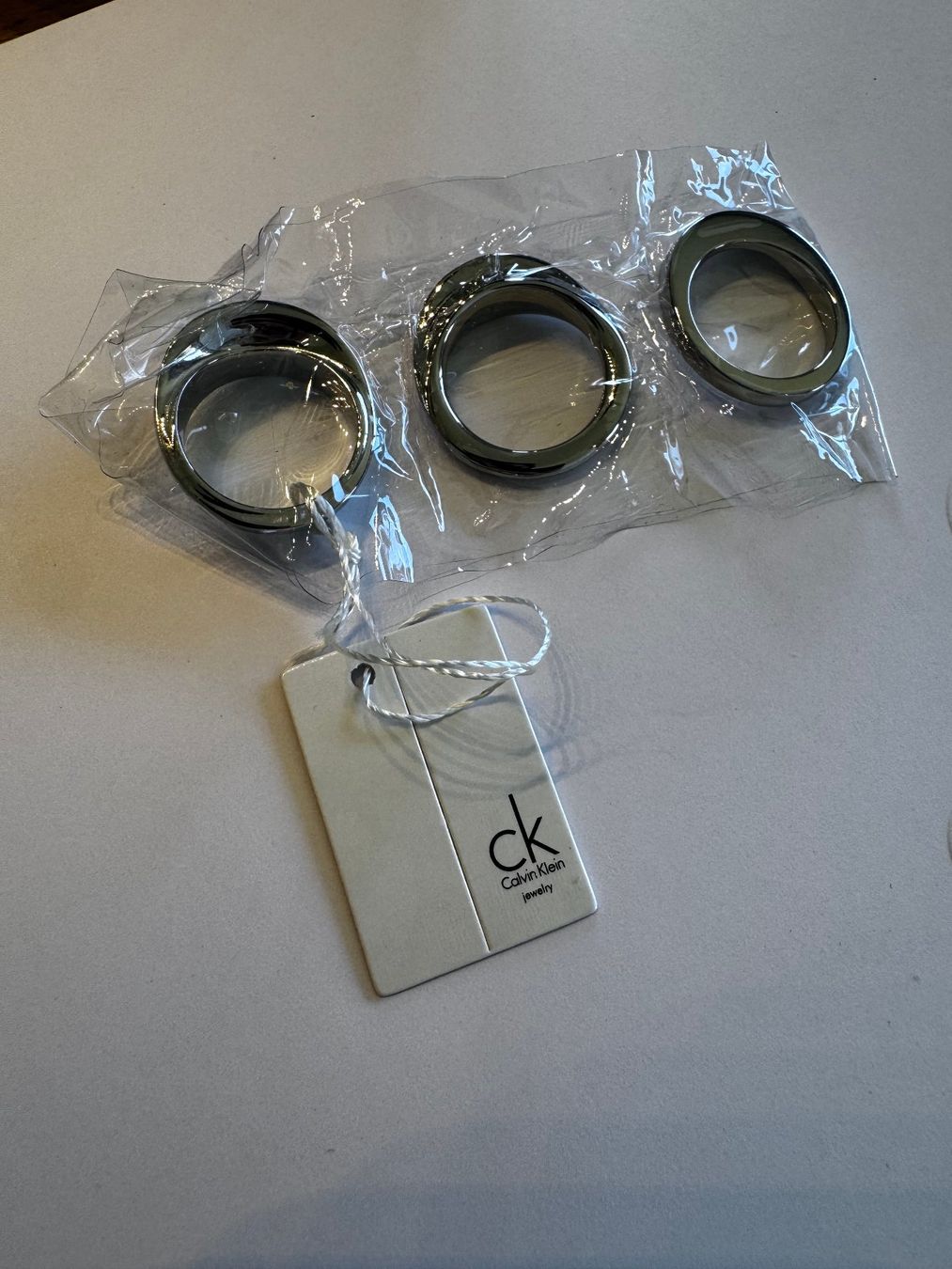Calvin Klein Anelli: 4 Calvin Klein Original Fingerring – Nuovo e nell'imballaggio originale da Solothurn venduto da Armada-3 2