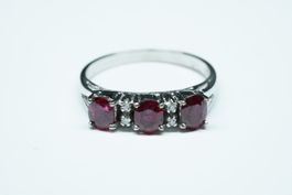 14k Weissgold Ring mit Rubinen und Diamanten