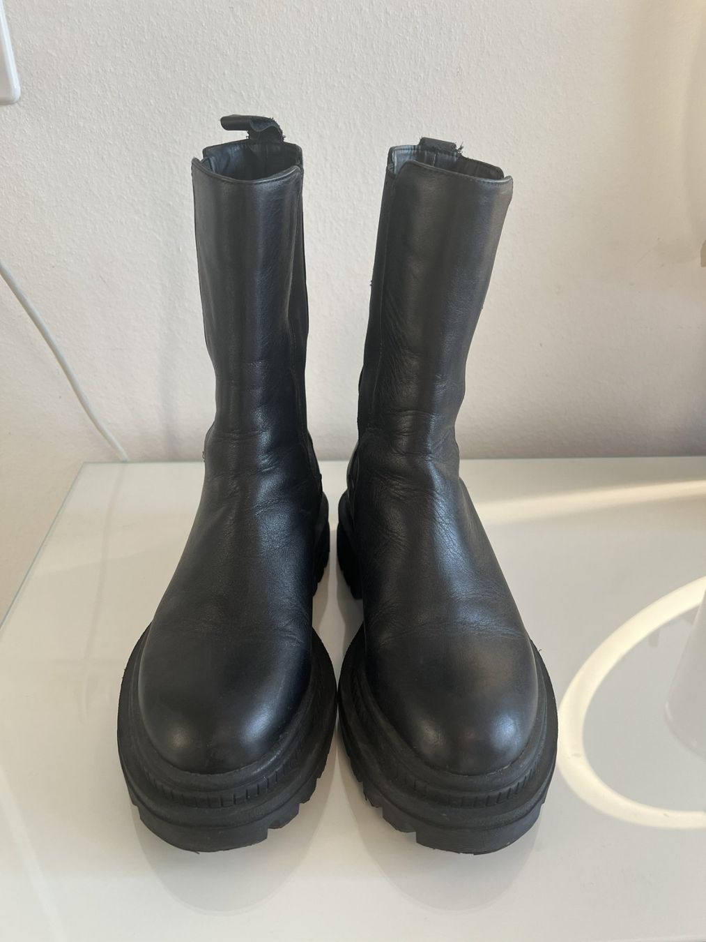 Bershka Scarpe da donna: Bershka Schwarze Lederstiefel EU 37 – Usato da Bülach venduto da deinmica