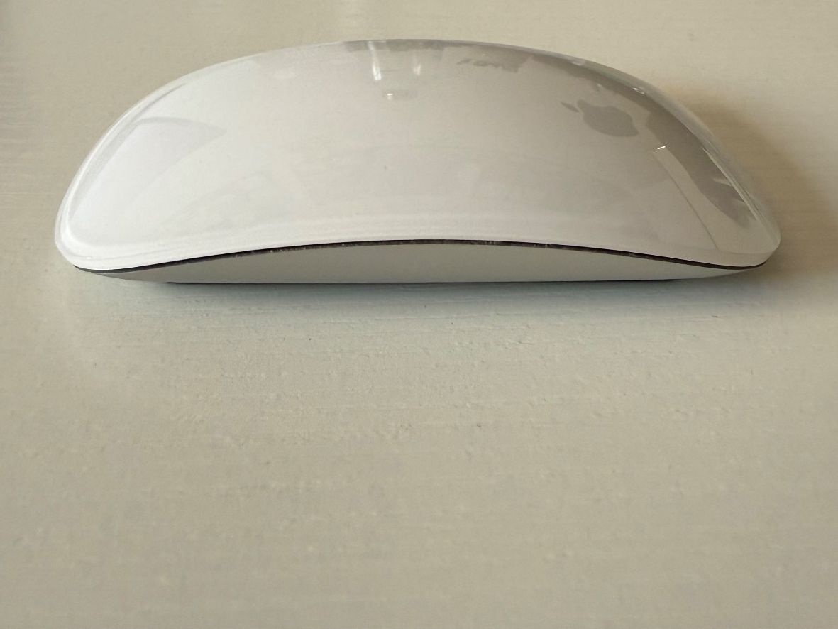 Apple Souris: Apple Magic Mouse 2 A1657 (Bluetooth, kabellos) – D'occasion à Uettligen par Leoniexx 2