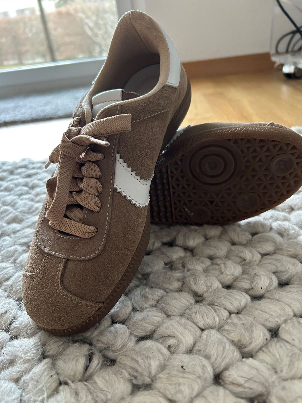 Damenschuhe: Italian Sneakers Gr.37 neu – Neu (gemäss Beschreibung) aus Feuerthalen von Anna_Swift