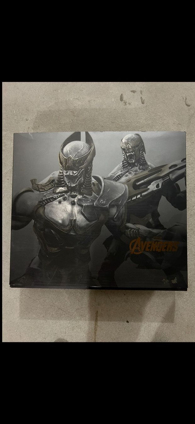 Hot Toys Figurines: Hot Toys Chitauri MMS228 – D'occasion à Rorschacherberg par fil_g9wg