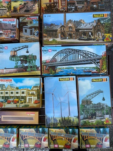 Vollmer Modellini di ferrovie: Modellbahn, riesiges Gebäude Set, Spur N – Nuovo e nell'imballaggio originale da Bütschwil venduto da Pakeba 3