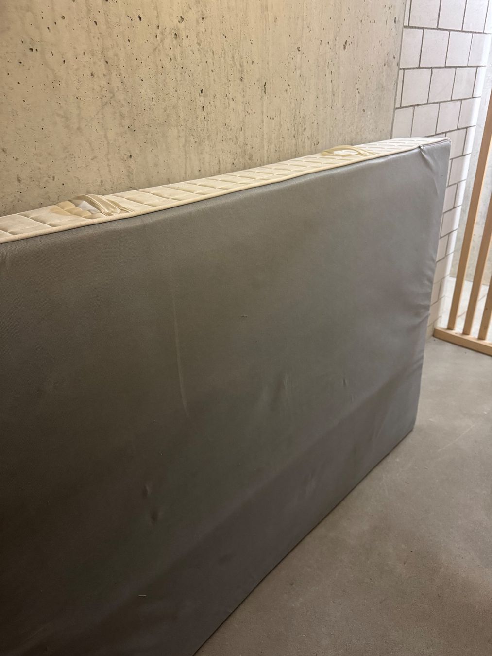 Ikea Matratzen: IKEA HYLLESTAD pocket sprung mattress – Gebraucht aus Corgémont von ans_rp6n 2