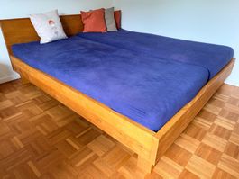 Holzbett Eiche mit 2 Lattenrosten 90x200 cm guter Zustand
