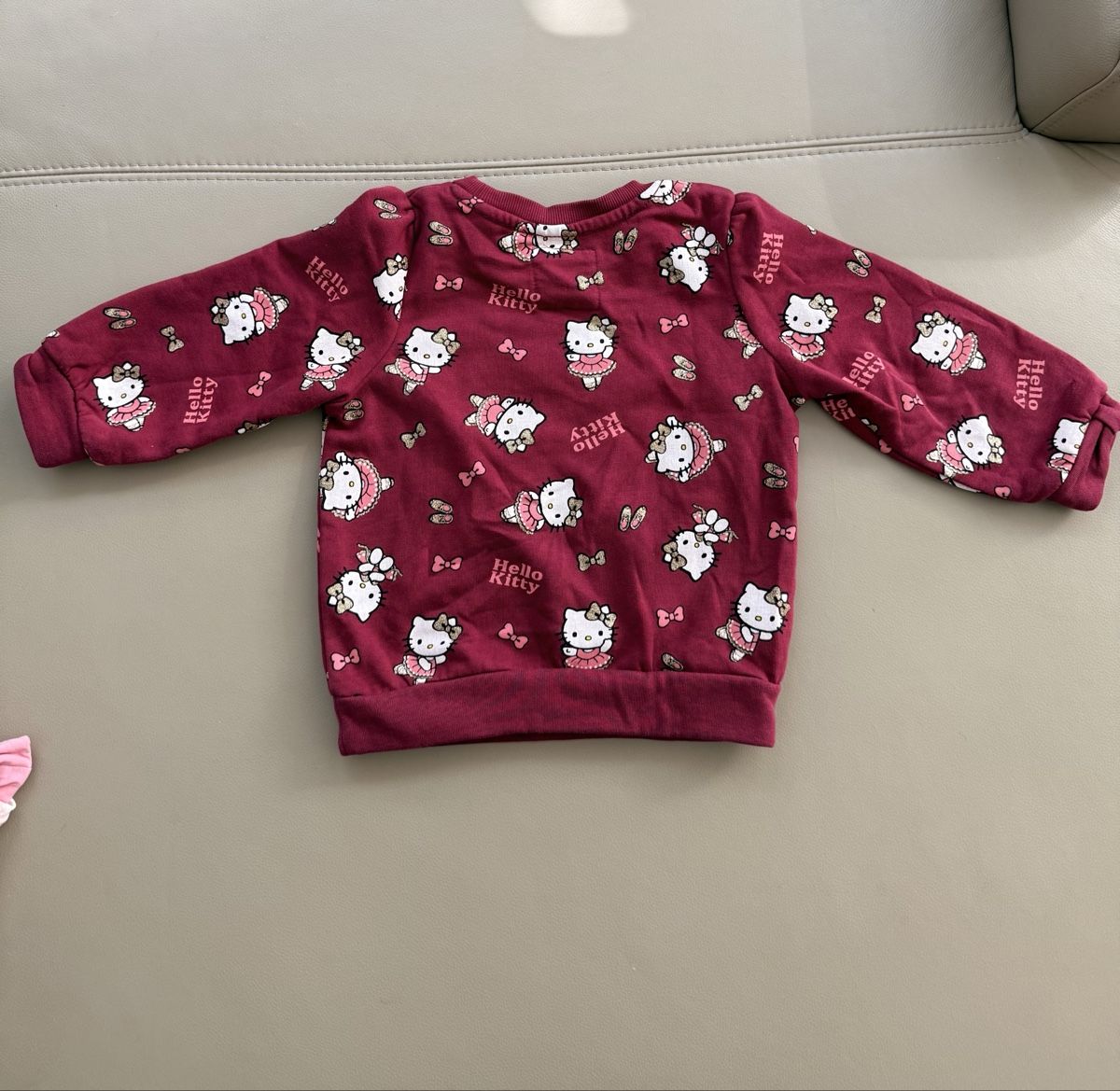 C&A Pullover & Sweatshirts: Hello Kitty Sweatshirt - Size 98 – Neu (gemäss Beschreibung) aus Diessenhofen von mar_8cyl