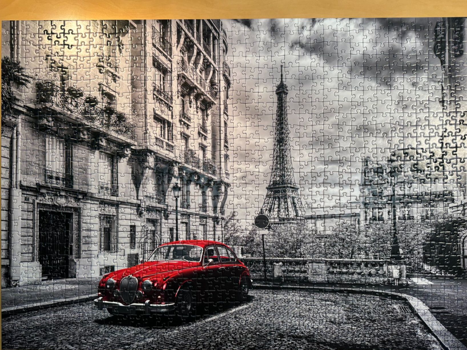 Ravensburger Puzzle: Ravensburger Puzzle. Eifelturm mit roter Limousine  1000 – Usato da Dürnten venduto da RaschaKatz 1