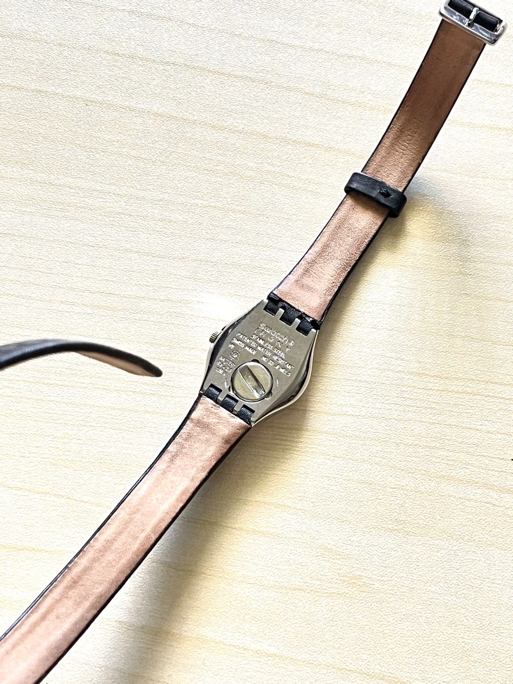 Swatch Orologi: Swatch Damenuhr Lederarmband Silberfarben – Usato da Grenchen venduto da chththl 8