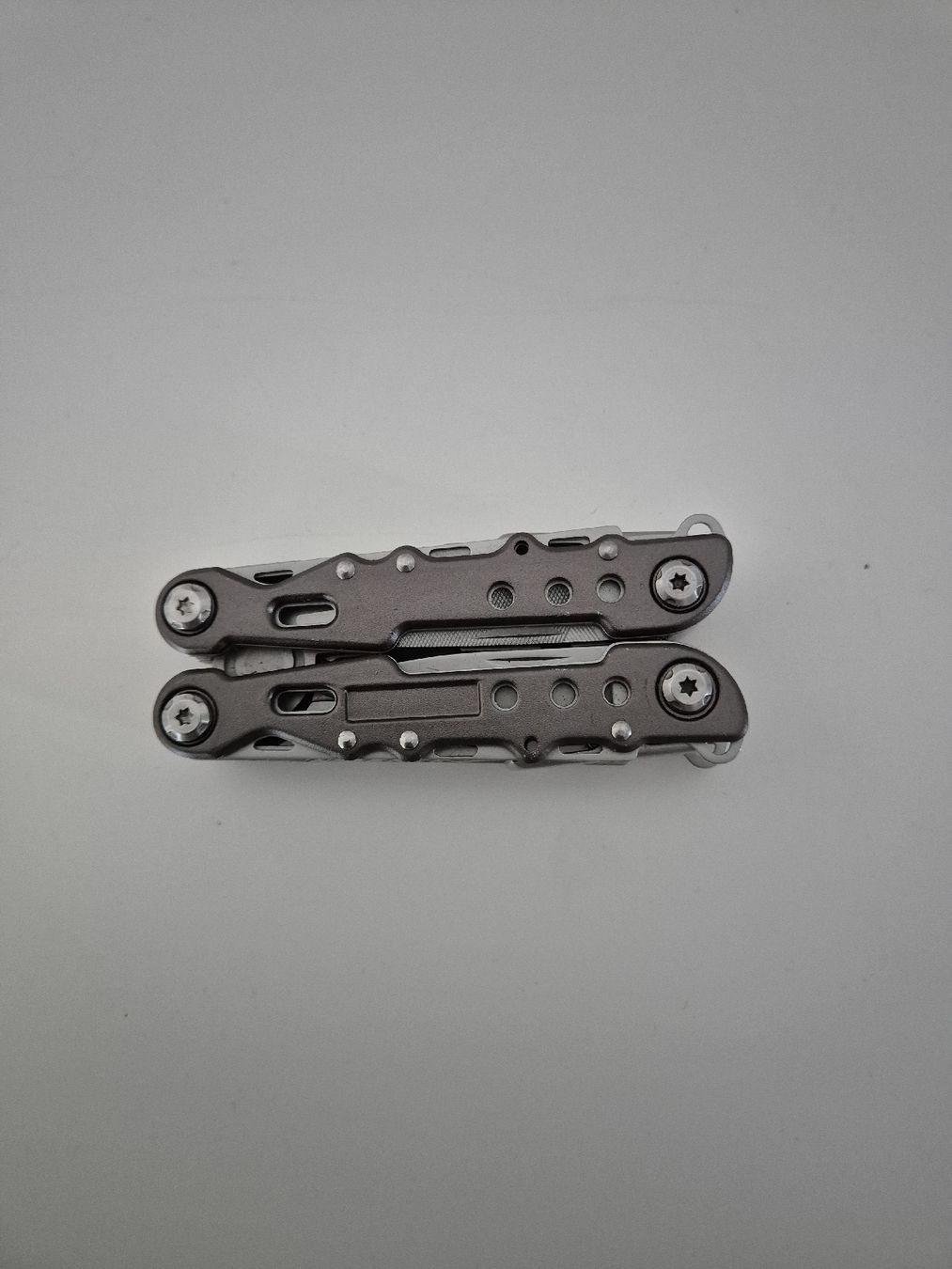 Alle Werkzeuge: Multitool Werkzeugzange Klappbar gebraucht – Gebraucht aus Bonaduz von ArianeK01