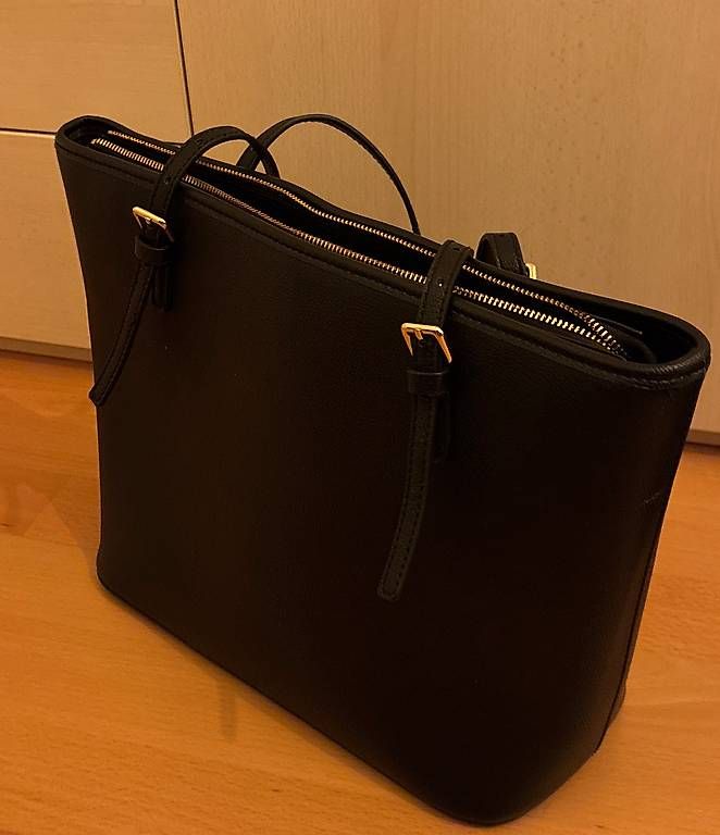 Taschen für Damen: Schwarze Tasche – Gebraucht aus Winterthur von Chiara024 2
