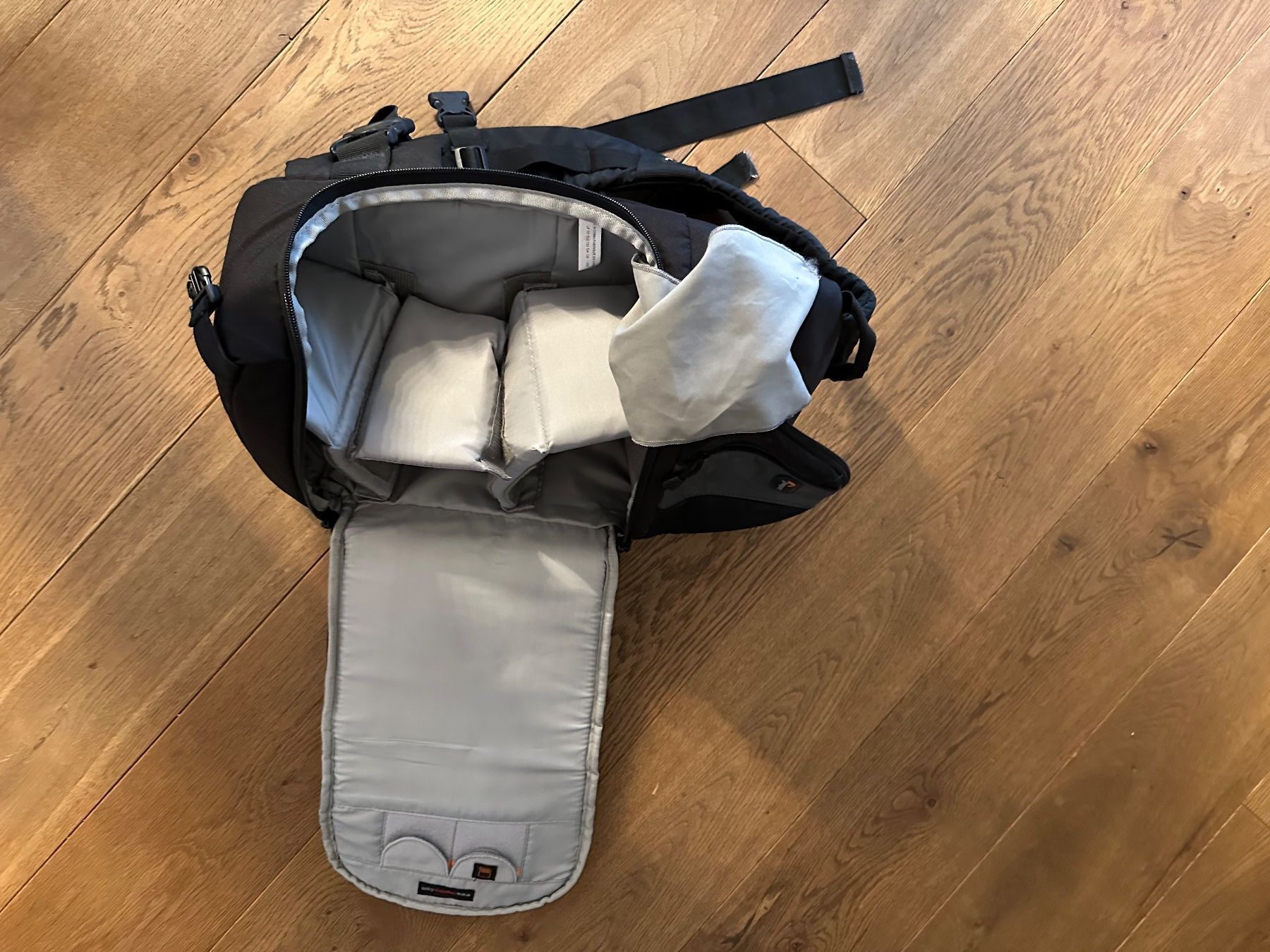 Lowepro Zaini: Lowepro Fotorucksack – Usato da Mauren venduto da SB1606