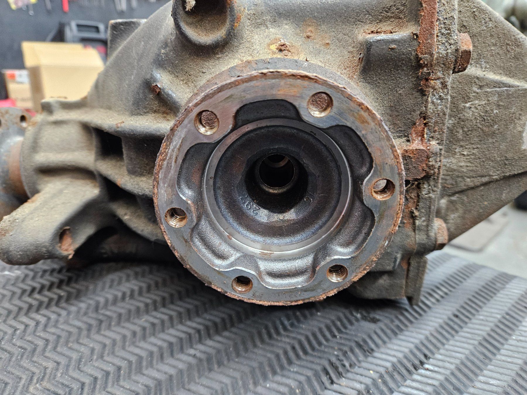 BMW Tutti pezzi di ricambio auto: BMW E46  Differential – Usato da Winterthur venduto da ThomasVtec 1