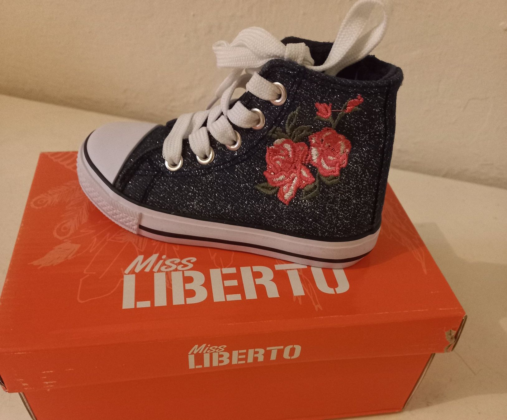 Schuhe für Mädchen: Schuhe – Neu und originalverpackt aus Basel von zaa_7ft5 2