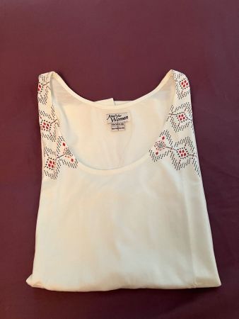 Hübsch gemustertes ärmelloser Shirt, weiss, rotes Muster