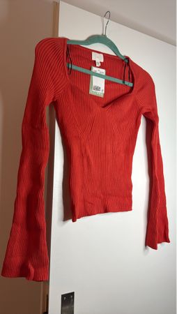 Cosy Ribbed Red Jumper - Perfect for Autumn/Winter!