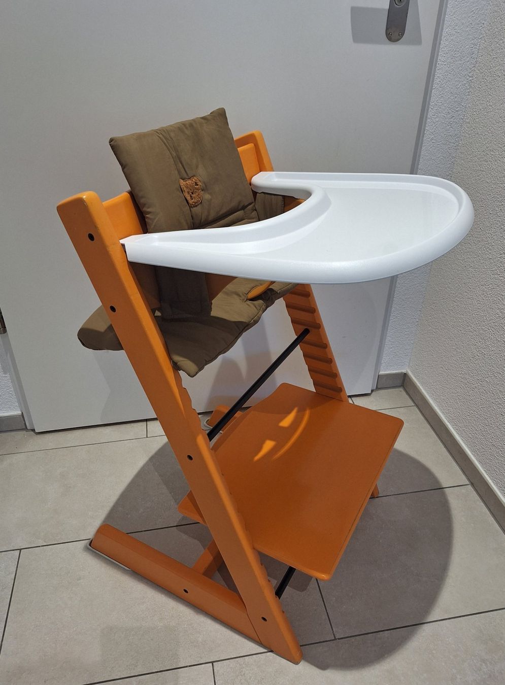 Stokke Seggioloni: Triptrap Stokke mit Baby Set, Tisch und Sitzbezug – Usato da Döttingen venduto da DuHaiduc