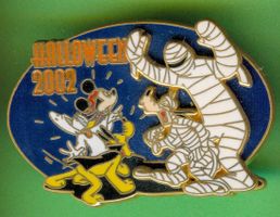 DISNEY  MICKEY GOOFY PLUUTO Happy Halloween 2002