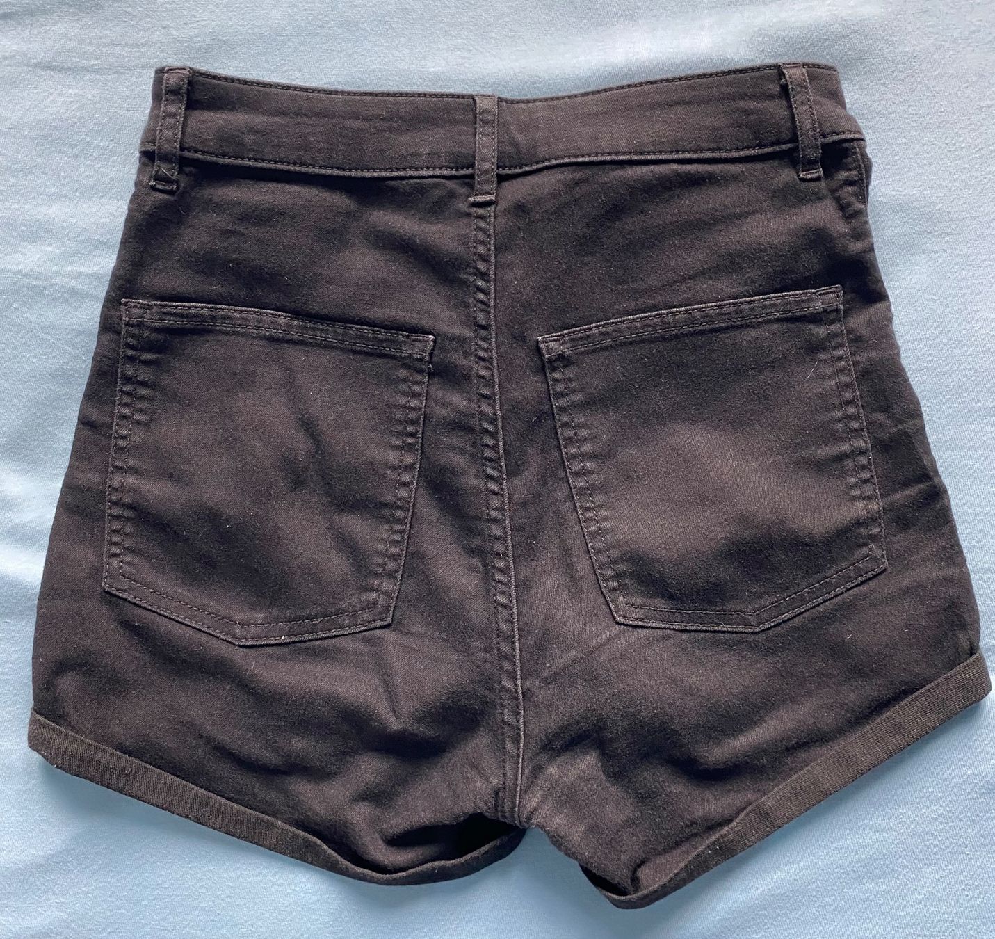H&M Pantalons: Jeansshorts schwarz H&M 36 – D'occasion à Altendorf par am9j_nt 3