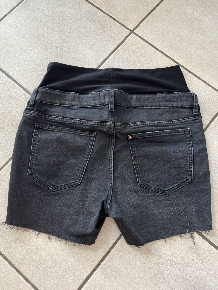 H&M Jeans: Umstandsshorts Jeans Grösse M – Usato da Dietwil venduto da gislerrahel 1
