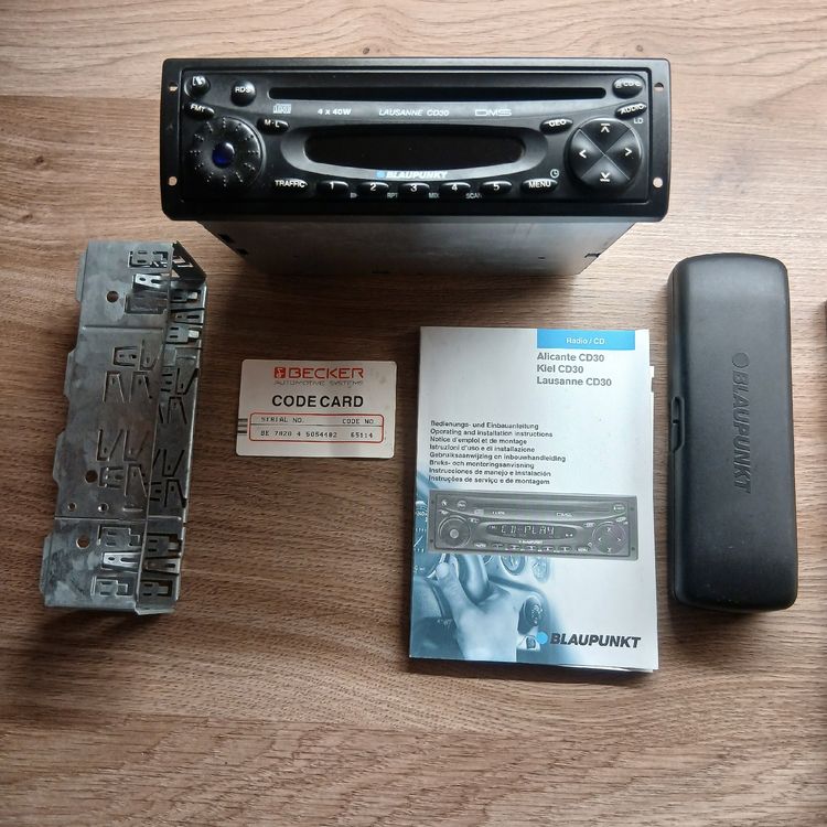 Blaupunkt Lausanne CD30 Autoradio (Gebraucht) in Rapperswil SG für CHF