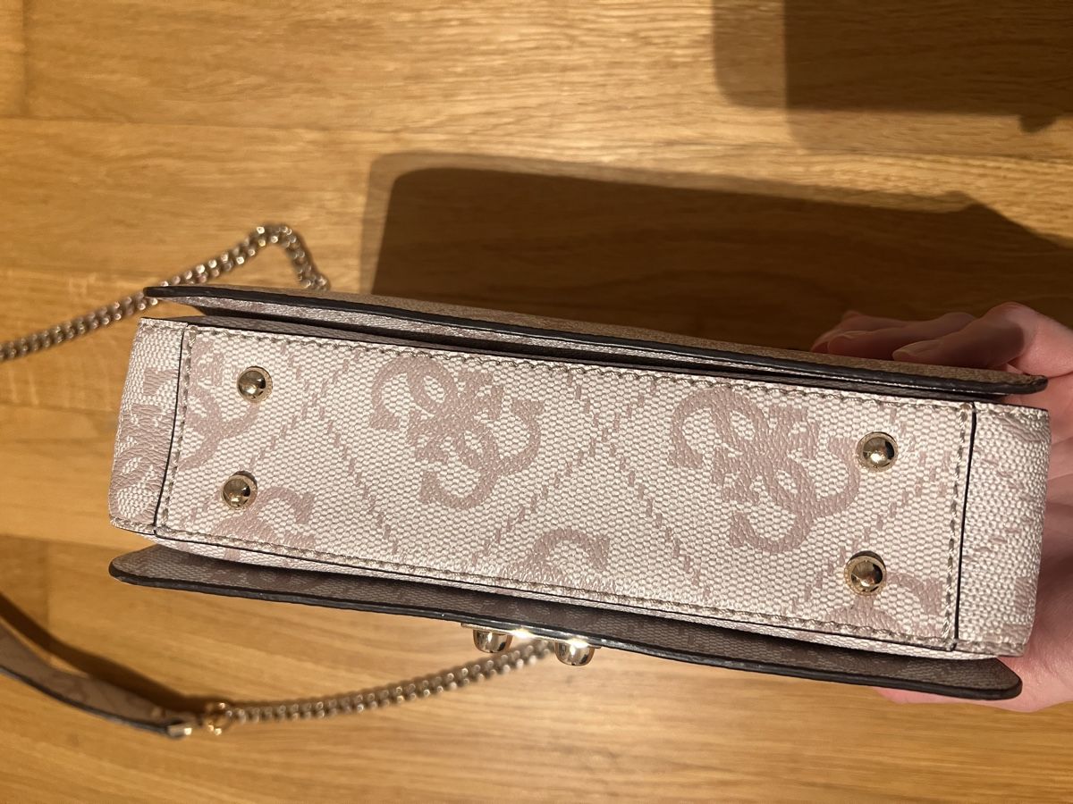 Guess Borse da donna: Guess Handtasche – Usato da Altdorf UR venduto da miriam19. 3