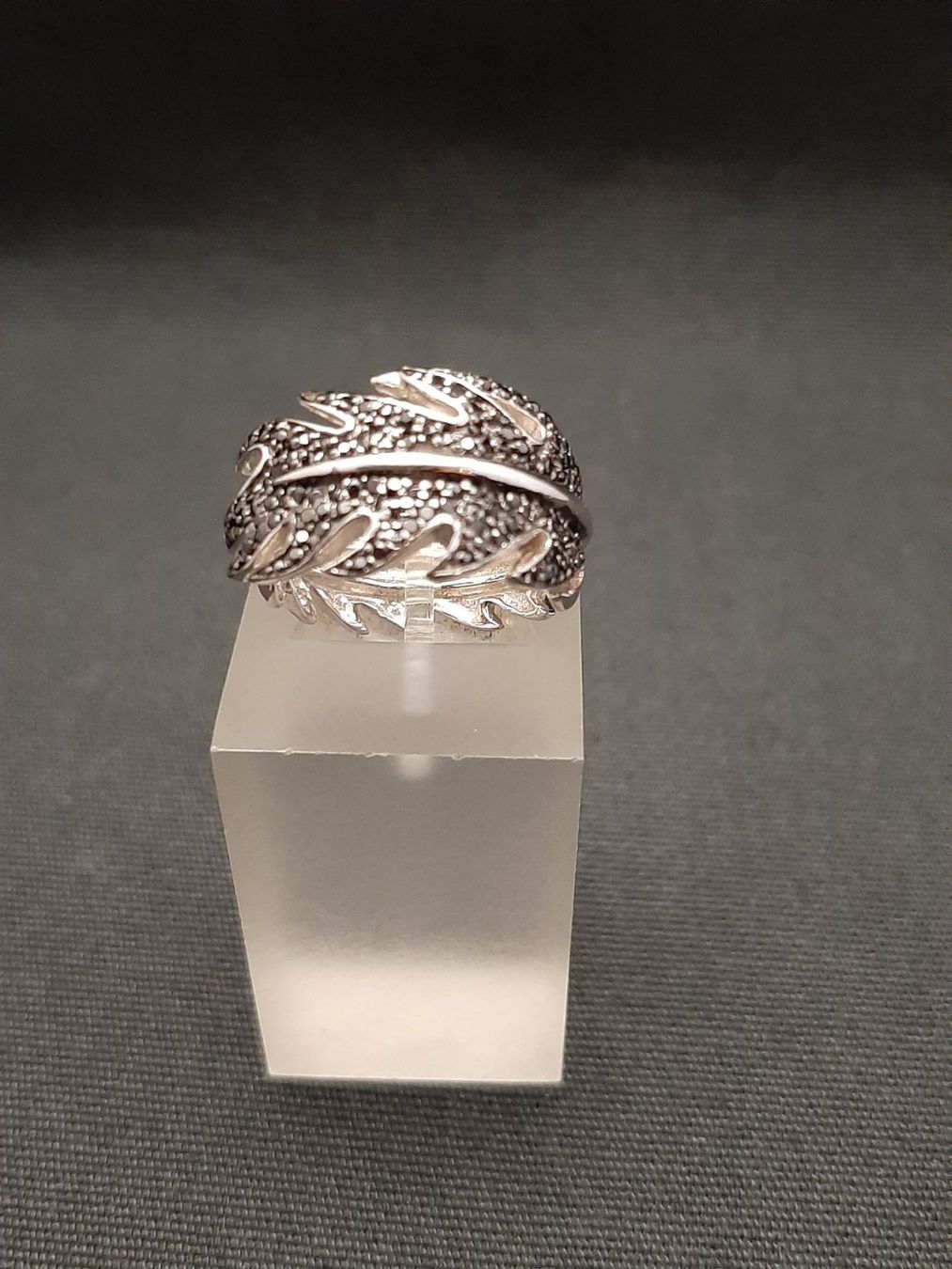 Ringe: Silberring mit schwarzen Steinchen ALAS – Gebraucht aus Basel von spinne02 2