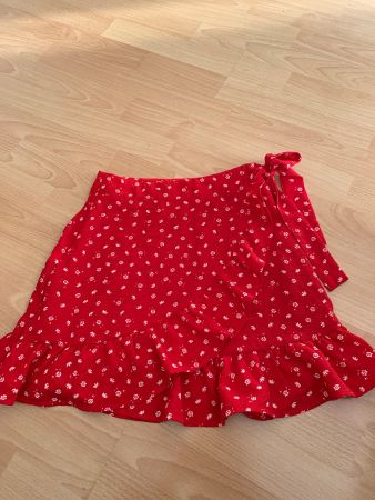 Jolie jupe FB Sister rouge et blanche taille xs